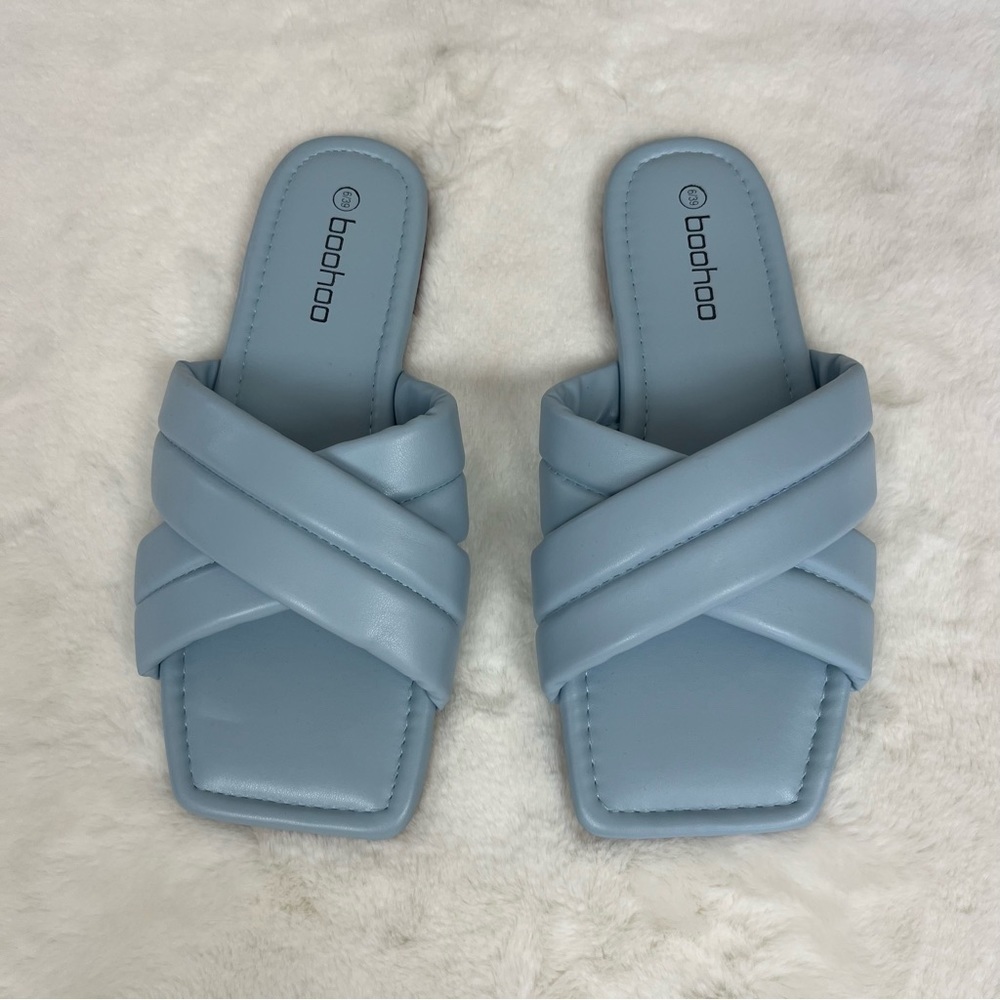 NWT BOOHOO WIDE WIDTH PADDED CRISS STRAP SLIDE SANDALS IN PASTEL BLUE SIZE 6 - Picture 3 of 15